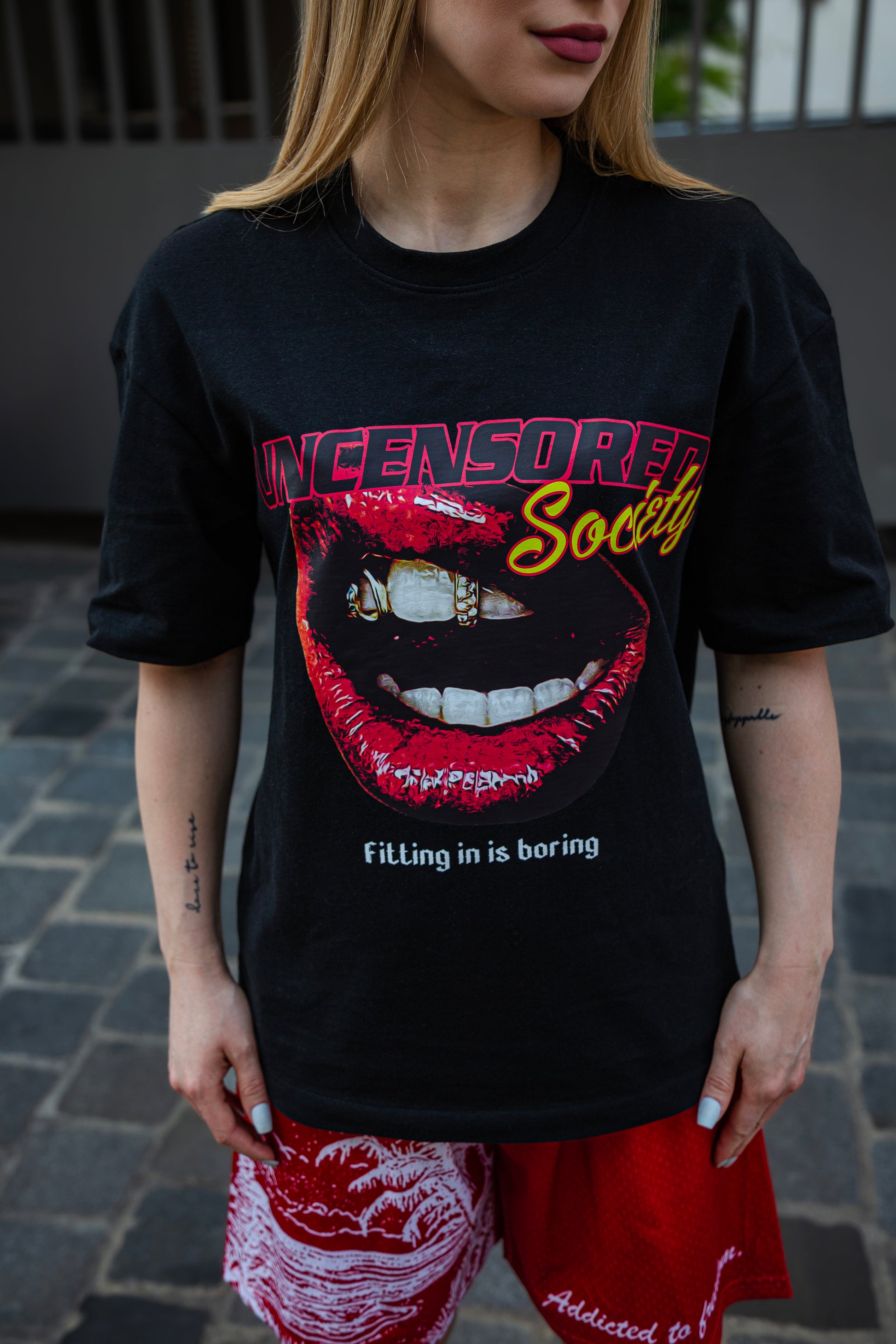 The Mouth Tee black